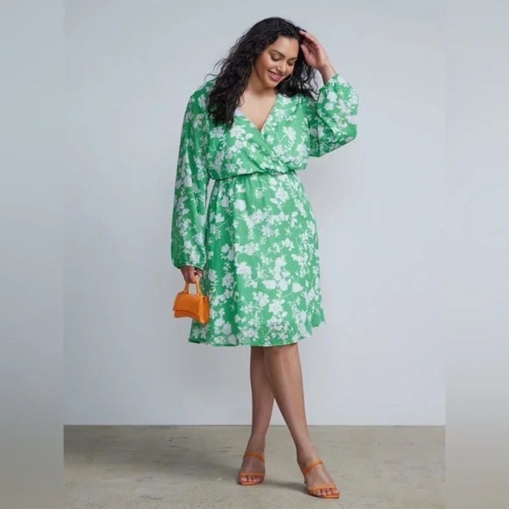New York’s & Co. | Plus Surplice Neck Floral Print Dress Size 4X